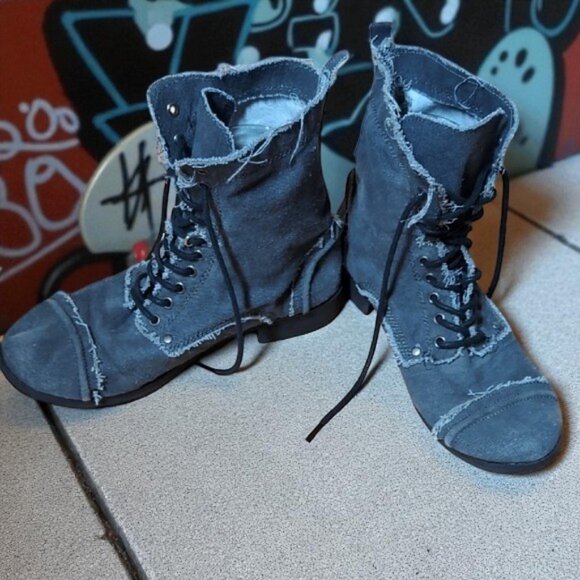 Rocket Dog Women's Lace up Boots - Picture 1 of 5
